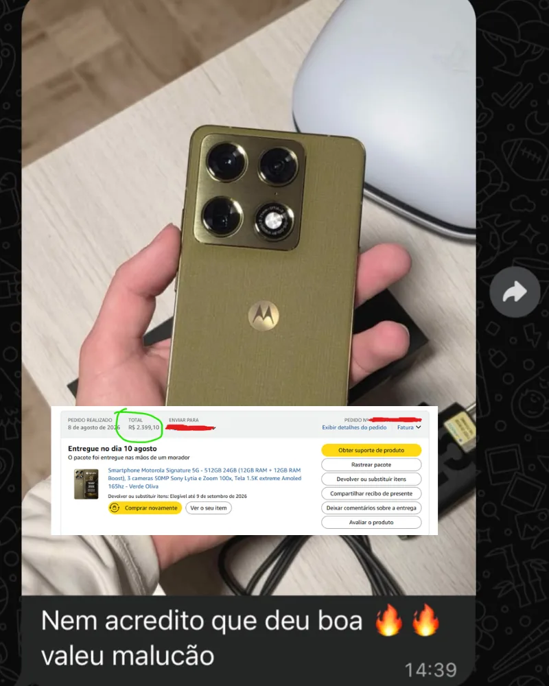 Membro mostrando o Motorola Signature recebido, com o pedido de R$ 2.399